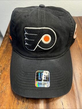 Reebok Philadelphia Flyers Black & Orange Logo Cap